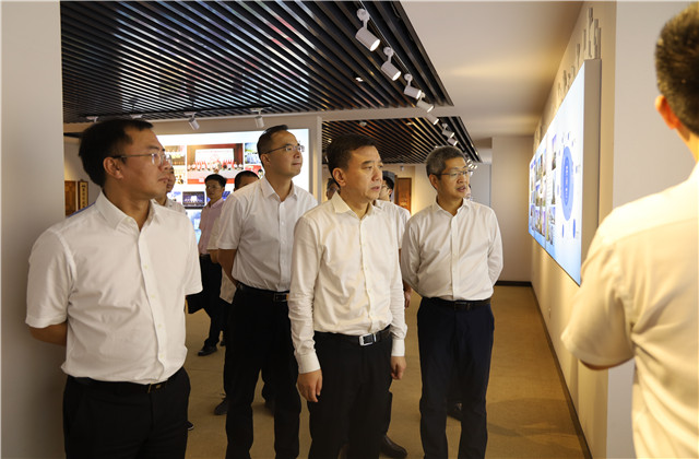 浙江省科技厅厅长高鹰忠一行到银娱优越会控股集团调研